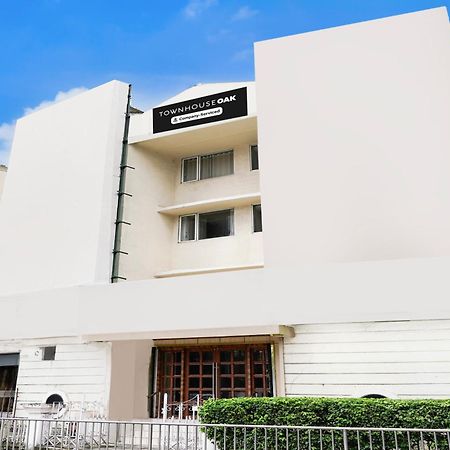 Super Townhouse Oak Vashi Turambhe Exterior foto