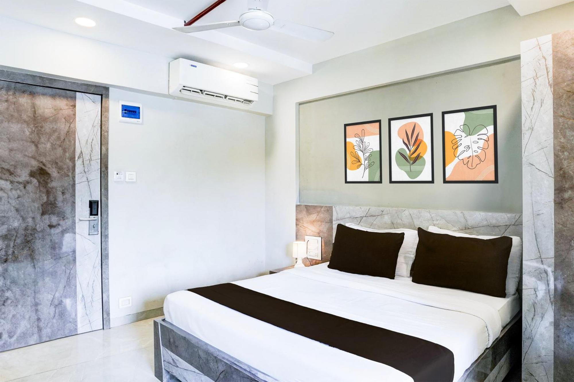Super Townhouse Oak Vashi Turambhe Exterior foto